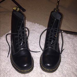 Dr. Martens 1460 smooth boot, sz 9 L